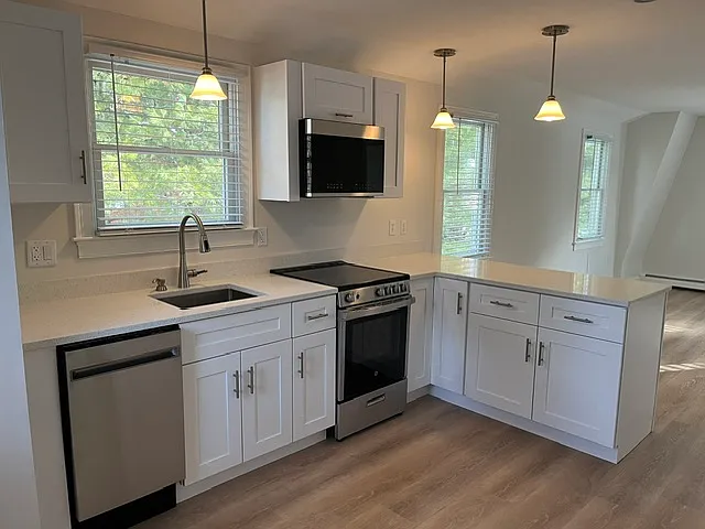 12 Oak St #B — Photo 4