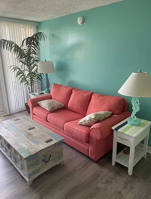 2 bed, $3,200 — Photo 2