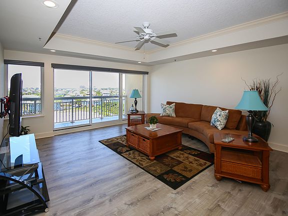 4th image of 725 Gulf Shore Dr Unit 404B