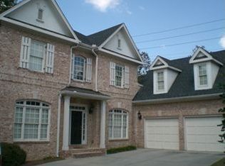 32 Kenmare Hall Dr, Atlanta, GA 30324