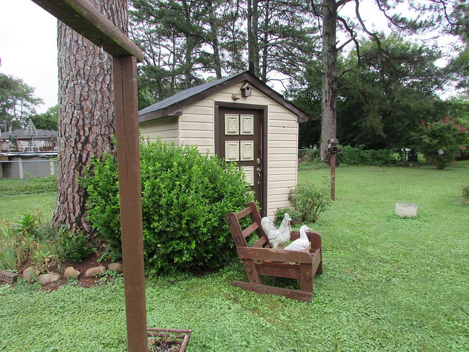 1st image of 2341 Lakeview Dr