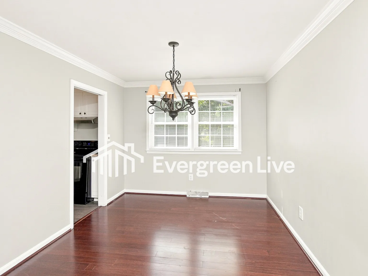 4 bed, 2.5 bath, 2336 sqft, $2,345 — Photo 3