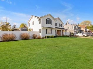 96 Ward St, Westbury, NY 11590