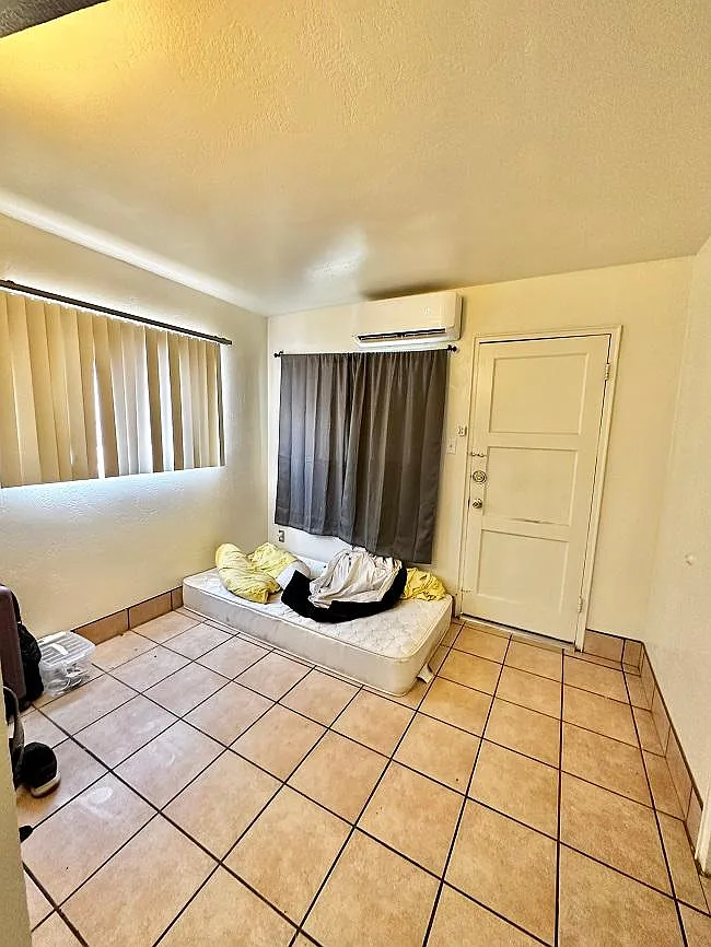 Studio, $1,000 — Photo 4