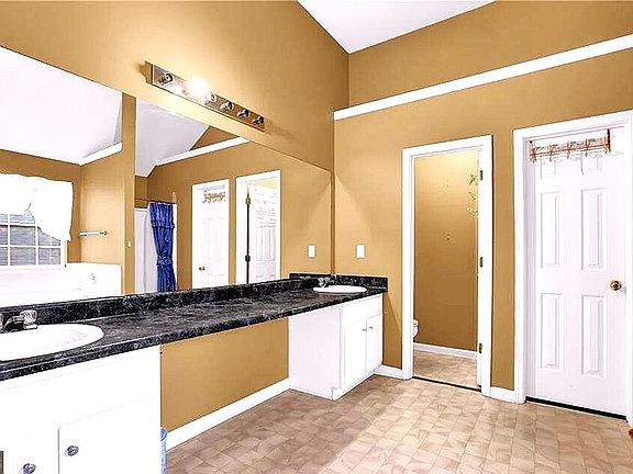 4th image of 6031 Hitt Lake Ct