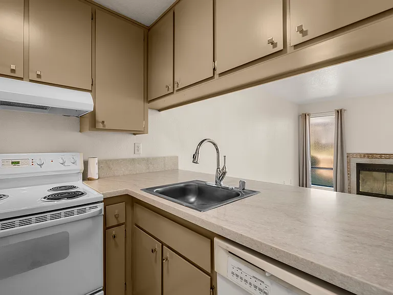 5607 Walnut Ave #9 — Photo 10