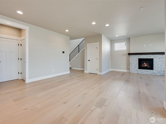 5th image of 18505 Meridian Avenue SE #CR 23