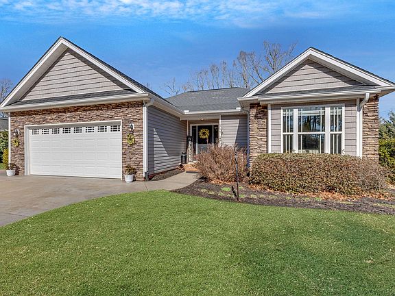 2nd image of 1675 Casey Creek Rd