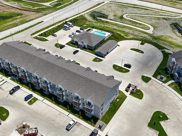 Prairie Village Commons Apartments and Townhomes — Photo 19