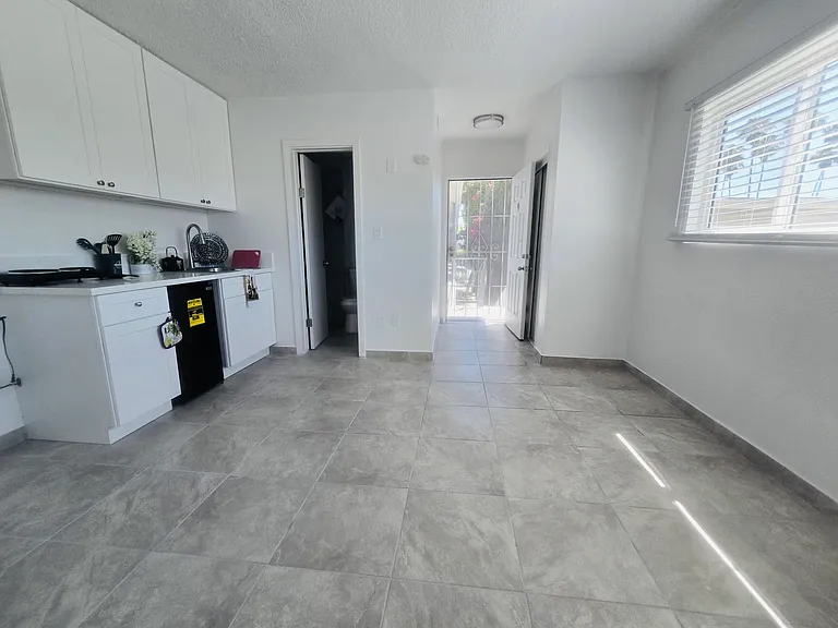 8553 Cedros Ave #11 — Photo 3