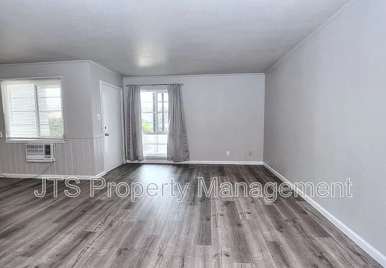 4439 V St #1 — Photo 14