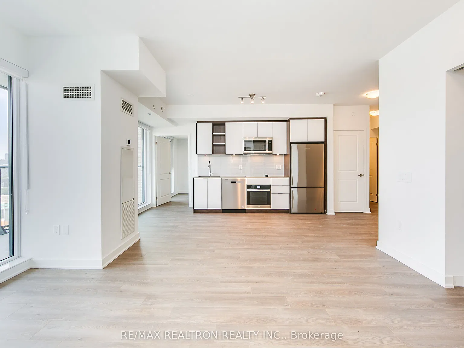 3 bed, $4,500 — Photo 4