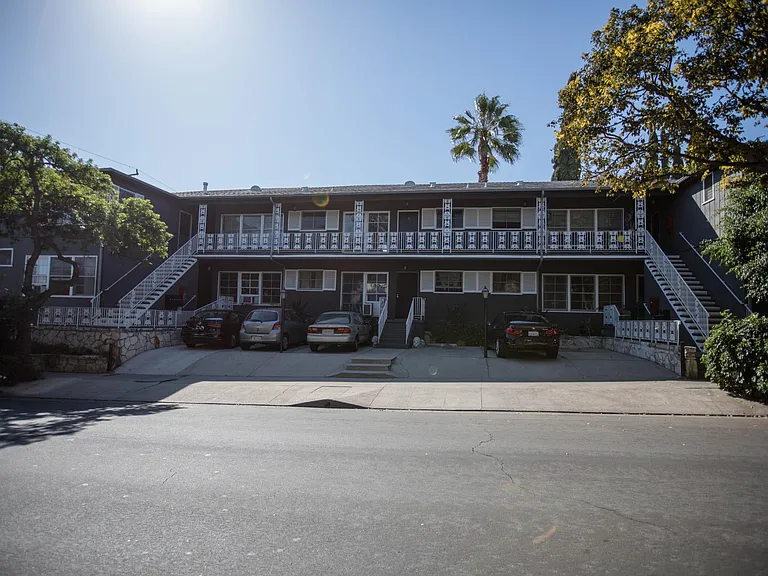 1119 N Hayworth Ave #9 — Photo 2