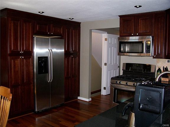 4th image of 8252 Cottonwood Ct