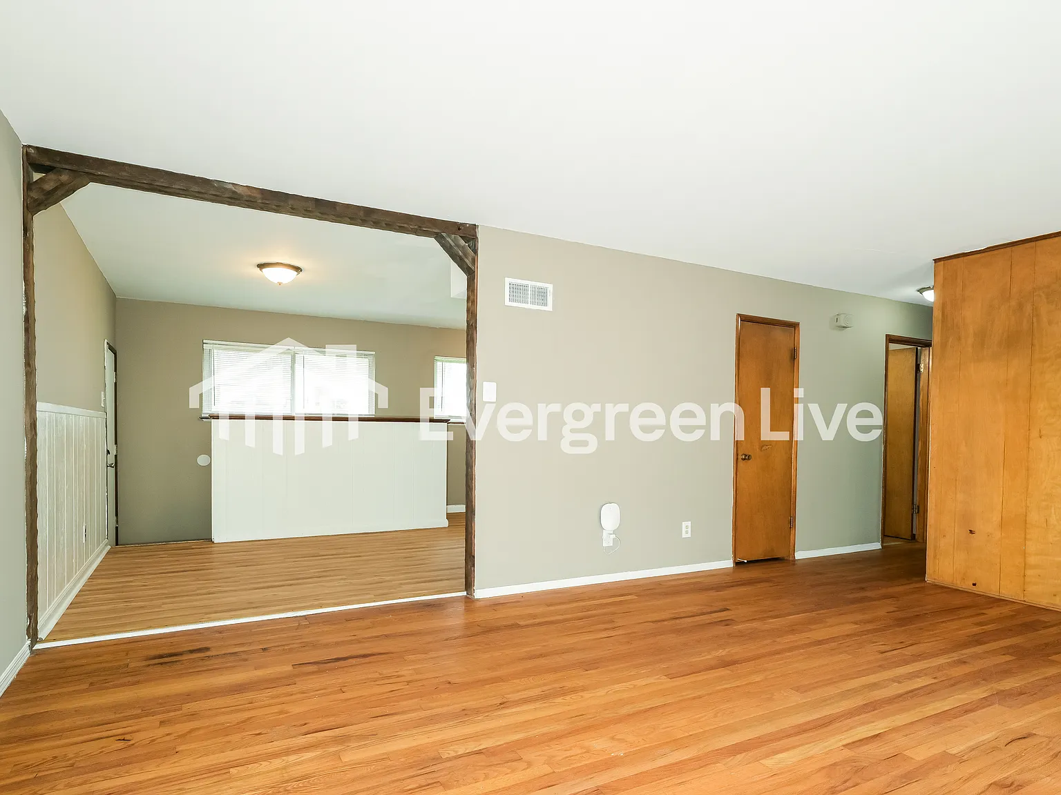 3 bed, 2.0 bath, 962 sqft, $1,245 — Photo 3