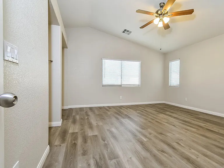 3577 Chelsea Grove St — Photo 9
