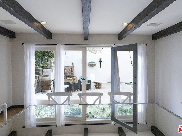 1407 N Beverly Dr — Photo 30