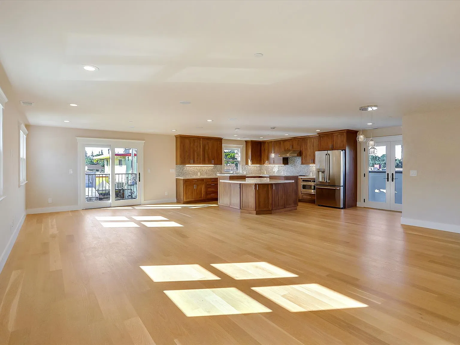 3 bed, 2127 sqft, $7,200 — Photo 3