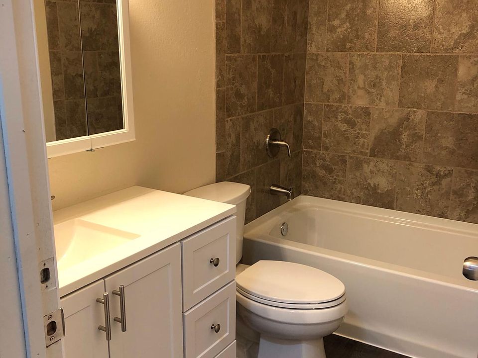 1st image of 3845 Kensington Ave #B
