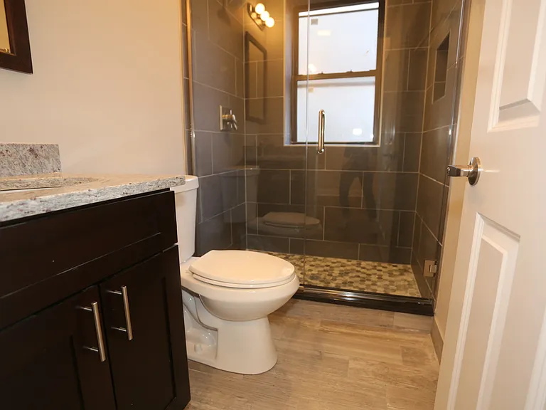527 W Barry Ave #2N — Photo 17