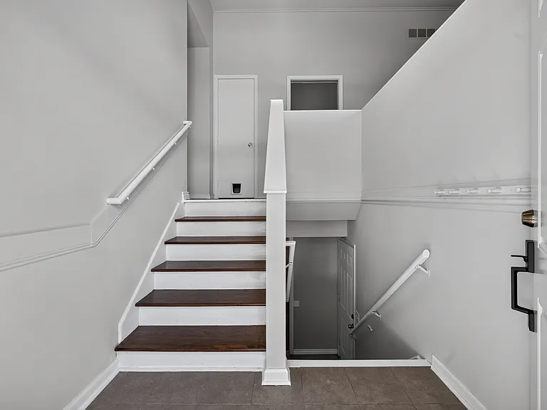 6611 Textile Rd — Photo 11