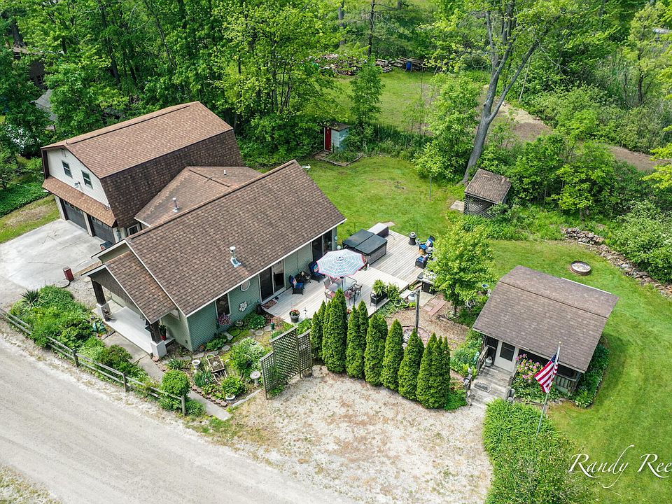 1st image of 8673 Beachler Dr NE