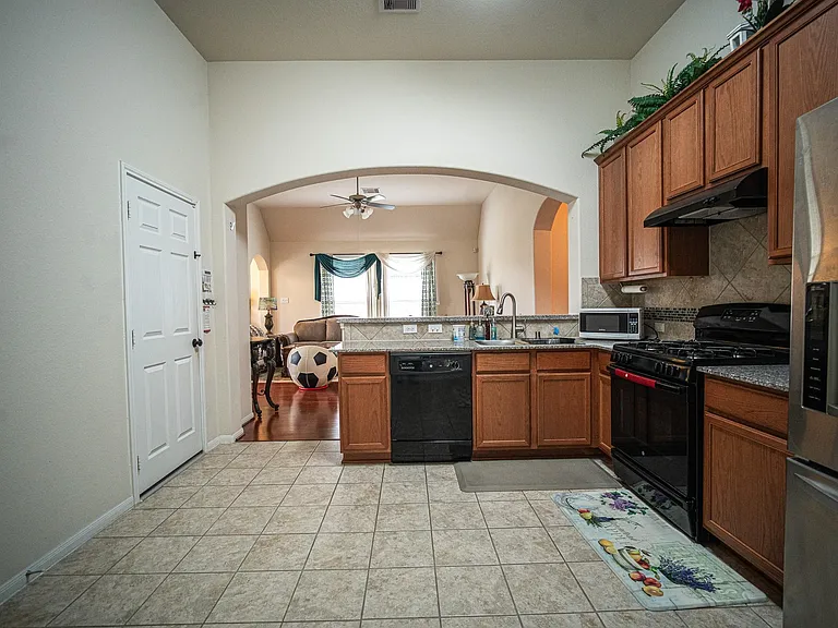 4138 Falvel Shadow Creek Dr — Photo 11