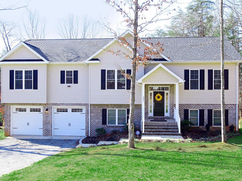 1st image of 302 Woods Edge Dr