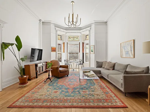 915 President St APT 2F, Brooklyn, NY 11215