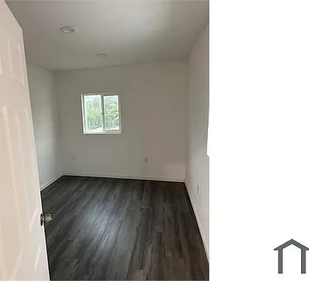 3 bed, 700 sqft, $2,990 — Photo 4