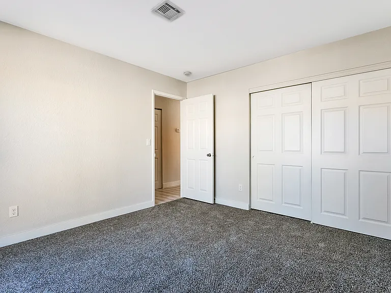 # Guardian Realty 6250 W Flamingo Rd Apt 55 Las Vegas Condo Rental master bedroom _02062020