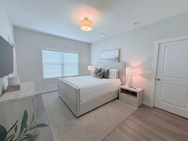 2305 Peony St — Photo 7