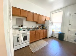 1129 N State St #3B, Chicago, IL 60611