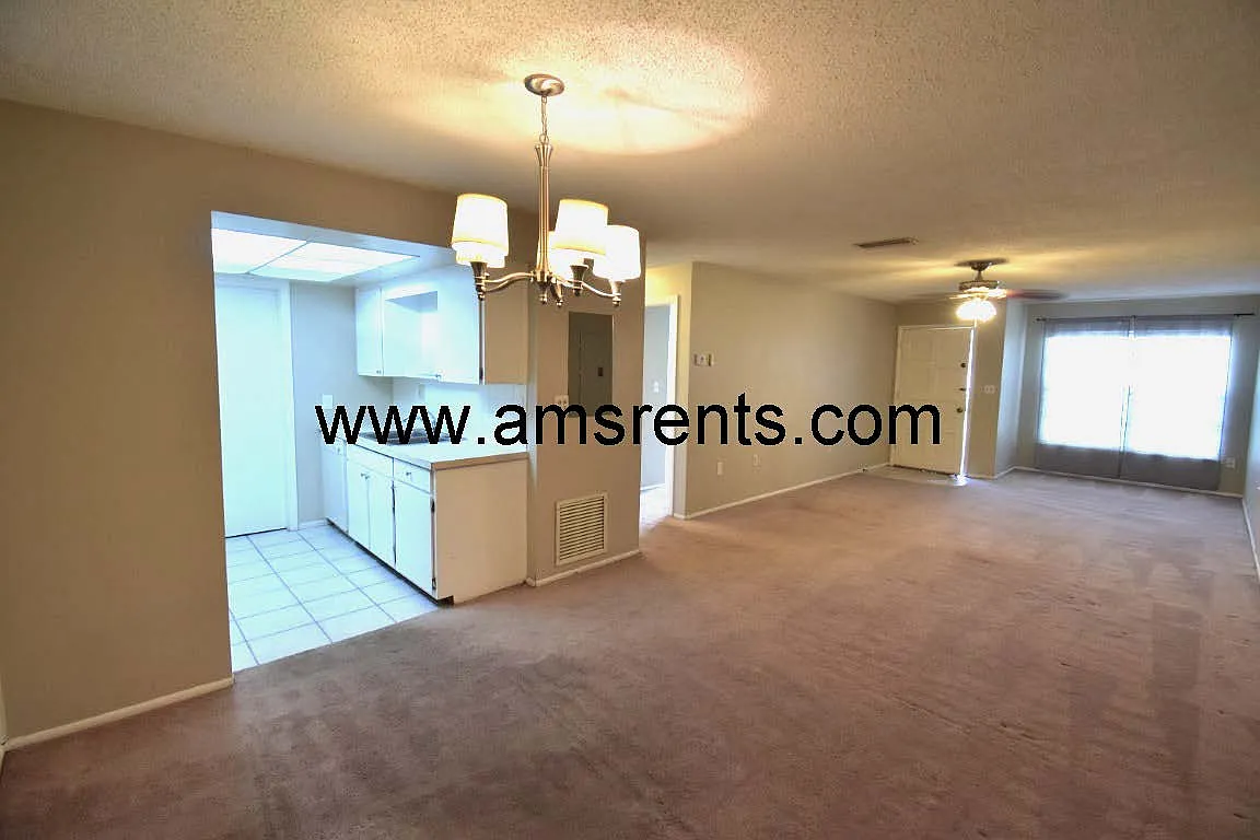 202 Esplanade Way — Photo 3