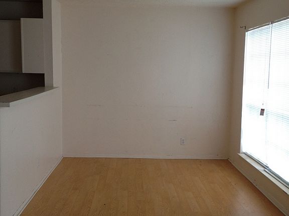 3rd image of 705 W Avenue D APT 13