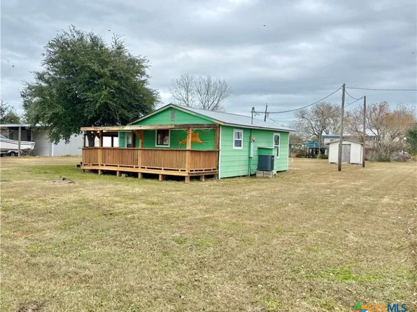 1007 W Monroe Ave, Port O Connor, TX 77982