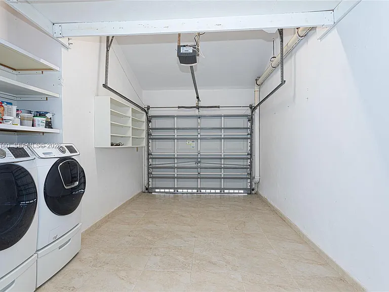 231 Poinciana Dr #401 — Photo 35