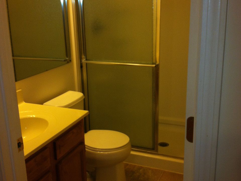 1st image of 404 Heritage Green Dr