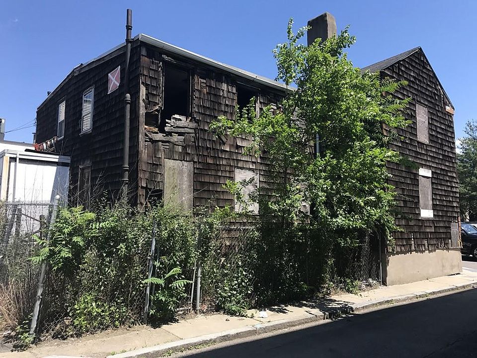 2nd image of 92 B St