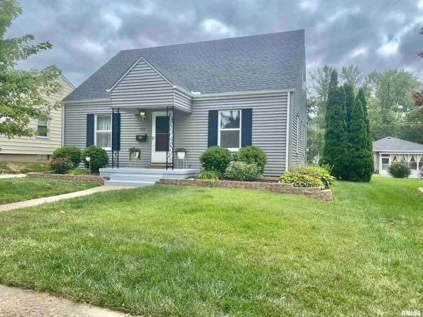 1128 E Elmhurst Ave, Peoria, IL 61603