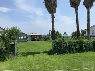 1114 Prides Ln, Pt Bolivar, TX 77650