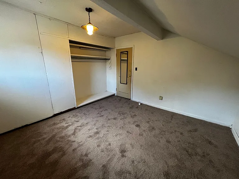 125 River St- Martin Apts — Photo 4