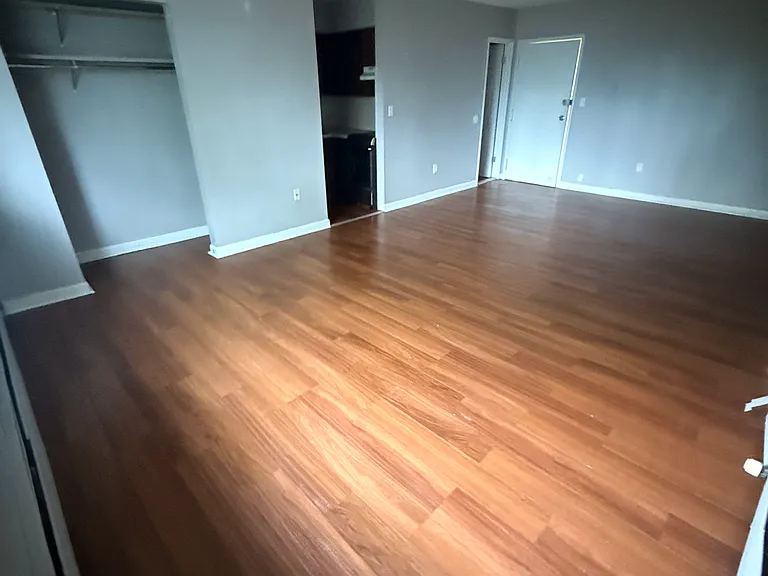 45 Wheeler Ave #4B — Photo 3