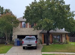 705 Twin Oaks Ct, Burleson, TX 76028