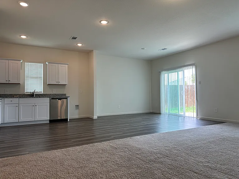 1604 Shadow Hawk Dr — Photo 5