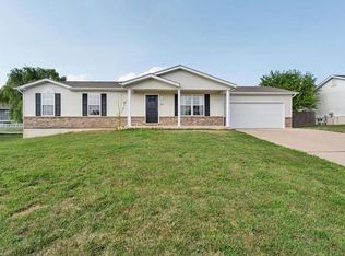 215 Beech Tree Dr, Troy, MO 63379