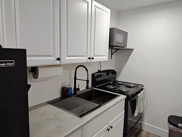 200 W Walnut St #4 — Photo 16