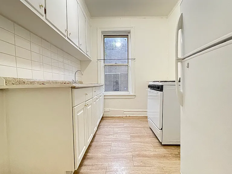 5718 Fort Hamilton Pkwy #B1 — Photo 2