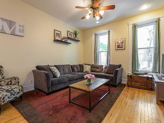 5th image of 2821 N Burling St APT 1