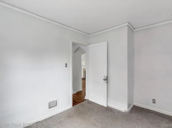 15431 Cruse St, Detroit, MI 48227